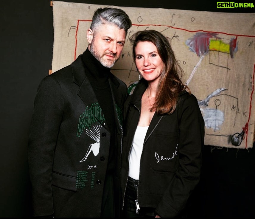 Pierre Lapointe Instagram - Photo: Ayka Lux Souvenir du vernissage @philharmoniedeparis avec @md_desmarais #basquiat