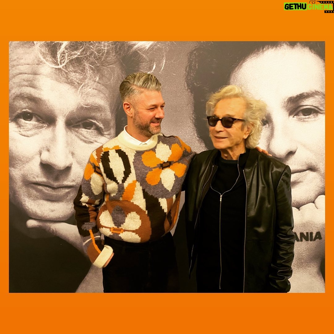 Pierre Lapointe - 791 Likes - Je rentre d'une grosse soirée....j'ai eu la chance d'aller voir Starmania... à Paris.... j'ai même été invité par Luc....... j'ai entendue pour la millième fois toutes ces chansons qui ont carrément changé ma vie. Le charme opère toujours. Beaucoup d'émotions, beaucoup de joie, beaucoup de tendresse et d'admiration pour tous les artistes sur scène, pour tous les artisans, musiciens et concepteurs... une grande œuvre présentée de façon extraordinaire... vraiment / Un merci tout spécial à @moniquegiroux qui a joué la messagère magicienne entre Luc et moi! ❤️
