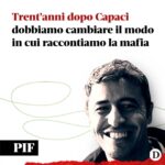 Pif Instagram - Nel 30esimo anniversario della strage di #Capaci ho pensato: una persona che nasce nel 2022, probabilmente, considera le stragi del 1992 come fatti importanti ma lontani. E più passa il tempo, più sarà difficile farle capire che non si tratta di un capitolo chiuso, ma che riguarda anche lei. Dove c’è un cambio generazionale, ci dev’essere un cambio nel modo di raccontare la #mafia. Quando la mafia evolve, deve evolvere anche il modo di parlarne. Conoscere la storia della lotta alla mafia ti insegna tante cose che vanno oltre al dovere morale di opporsi. Ti educa ad andare in senso contrario e in maniera ostinata se è il caso. E spesso è il caso. A farlo anche quando si è circondati da gente che non fa altro che ripeterti: «È sempre andata così, cosa vuoi cambiare?». O quando ti ripetono la frase del Gattopardo che dice che tutto deve cambiare perché tutto rimanga come prima. Negli anni passati, decidere di combattere la mafia perché un giorno venisse realmente sconfitta era ritenuto completamente folle. Chi lo faceva era considerato un sognatore. Sconfiggere la mafia era un’utopia. Eppure oggi un bambino di #Palermo ha una vita migliore rispetto a quella che ho avuto io alla sua età. E questo lo si deve ai sogni e alle utopie di qualcuno che ci ha creduto. E se questo qualcuno è stato isolato, calunniato e poi ucciso, è successo perché era circondato da gente che non ha mai avuto questi sogni. Io oggi sono a Palermo per festeggiare #GiovanniFalcone, #FrancescaMorvillo, Antonio Montinaro, Vito Schifani, Rocco Dicillo e tutti i ragazzi del Quarto Savona Quindici (la scorta di #Falcone). Lo so che la parola "festeggiare" potrebbe stonare, ma io voglio non solo ricordarli, ma festeggiarli con tutta la gioia possibile. Se ci limitiamo a raccontare soltanto l’ultima parte della loro vita, quella più drammatica, facciamo loro un torto. Dobbiamo raccontare il loro essere straordinari nell’assoluta normalità. La loro ostinata volontà di voler cambiare le cose. È grazie a questo atteggiamento che c’è stato un reale cambiamento. Ciò, forse, ci costringe a interrogarci su cosa stiamo facendo invece noi, nella nostra vita, contro le mafie. ✍️ @pif_iltestimone