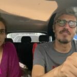 Pif Instagram - Premesso che non tutte le compagnie aeree applicano questa regola a mio avviso “insensata", cioè la "No show rule". Che persino alcune low cost, con un atteggiamento solitamente poco tollerante verso i passeggeri, hanno deciso di non applicarla. Premesso che ho sempre scelto Alitalia quando potevo, proprio perché odio la poca tolleranza di alcune compagnie. E mi son sempre trovato bene, altrimenti non avrei continuato a prenderla. Per amor di verità, posto anche due pezzettini di video che non avevo pubblicato, dove specifico che è stata la stessa Alitalia, tramite call center, a precisare che questa regola l'applica solo l'Alitalia. (Dopo aver chiesto se tutte le compagnie fanno così oppure solo loro). Infine, tutto quello che mi è successo non c'entra nulla con i dipendenti Alitalia in cassa integrazione, a cui va ovviamente tutta la mia solidarietà. Potrei mettere alla fine di ogni post di protesta sui social anche la frase: " E comunque voglio la pace nel mondo per tutti!", per non scontentare nessuno. Ma non sarebbe comunque abbastanza, perché qualcuno potrebbe dire: "Ma ai lavoratori di aziende di carri armati non ci pensi?". @alitaliaofficial @nabila_bencha Traghetto Messina - Villa San Giovanni