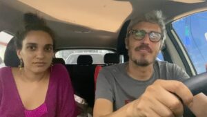 Pif Instagram - Premesso che non tutte le compagnie aeree applicano questa regola a mio avviso “insensata", cioè la "No show rule". Che persino alcune low cost, con un atteggiamento solitamente poco tollerante verso i passeggeri, hanno deciso di non applicarla. 

Premesso che ho sempre scelto Alitalia quando potevo, proprio perché odio la poca tolleranza di alcune compagnie. 
E mi son sempre trovato bene, altrimenti non avrei continuato a prenderla. 

Per amor di verità, posto anche due pezzettini di video che non avevo pubblicato, dove specifico che è stata la stessa Alitalia, tramite call center, a precisare che questa regola l'applica solo l'Alitalia.
(Dopo aver chiesto se tutte le compagnie fanno così oppure solo loro). 

Infine, tutto quello che mi è successo non c'entra nulla con i dipendenti Alitalia in cassa integrazione, a cui va ovviamente tutta la mia solidarietà.

Potrei mettere alla fine di ogni post di protesta sui social anche la frase: " E comunque voglio la pace nel mondo per tutti!", per non scontentare nessuno. Ma non sarebbe comunque abbastanza, perché qualcuno potrebbe dire: "Ma ai lavoratori di aziende di carri armati non ci pensi?".

@alitaliaofficial @nabila_bencha