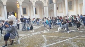 Pif Instagram - Ieri è morta Maria Rosa Pilliu, una delle due coraggiose sorelle protagoniste del libro “Io posso”. Pubblico questo breve video che feci a giugno a Palermo, ultima occasione in cui le ho viste. 
Dopo 30 anni di silenzio, è stato commovente assistere ad un lungo e grato applauso da parte dei palermitani.