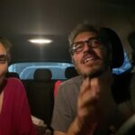 Pif Instagram - Premesso che non tutte le compagnie aeree applicano questa regola a mio avviso “insensata", cioè la "No show rule". Che persino alcune low cost, con un atteggiamento solitamente poco tollerante verso i passeggeri, hanno deciso di non applicarla. Premesso che ho sempre scelto Alitalia quando potevo, proprio perché odio la poca tolleranza di alcune compagnie. E mi son sempre trovato bene, altrimenti non avrei continuato a prenderla. Per amor di verità, posto anche due pezzettini di video che non avevo pubblicato, dove specifico che è stata la stessa Alitalia, tramite call center, a precisare che questa regola l'applica solo l'Alitalia. (Dopo aver chiesto se tutte le compagnie fanno così oppure solo loro). Infine, tutto quello che mi è successo non c'entra nulla con i dipendenti Alitalia in cassa integrazione, a cui va ovviamente tutta la mia solidarietà. Potrei mettere alla fine di ogni post di protesta sui social anche la frase: " E comunque voglio la pace nel mondo per tutti!", per non scontentare nessuno. Ma non sarebbe comunque abbastanza, perché qualcuno potrebbe dire: "Ma ai lavoratori di aziende di carri armati non ci pensi?". @alitaliaofficial @nabila_bencha Traghetto Messina - Villa San Giovanni