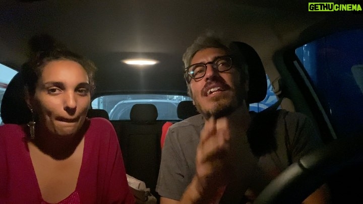 Pif - 3.2K Likes - Premesso che non tutte le compagnie aeree applicano questa regola a mio avviso “insensata", cioè la "No show rule". Che persino alcune low cost, con un atteggiamento solitamente poco tollerante verso i passeggeri, hanno deciso di non applicarla.
Premesso che ho sempre scelto Alitalia quando potevo, proprio perché odio la poca tolleranza di alcune compagnie.
E mi son sempre trovato bene, altrimenti non avrei continuato a prenderla.
Per amor di verità, posto anche due pezzettini di video che non avevo pubblicato, dove specifico che è stata la stessa Alitalia, tramite call center, a precisare che questa regola l'applica solo l'Alitalia.
(Dopo aver chiesto se tutte le compagnie fanno così oppure solo loro).
Infine, tutto quello che mi è successo non c'entra nulla con i dipendenti Alitalia in cassa integrazione, a cui va ovviamente tutta la mia solidarietà.
Potrei mettere alla fine di ogni post di protesta sui social anche la frase: " E comunque voglio la pace nel mondo per tutti!", per non scontentare nessuno. Ma non sarebbe comunque abbastanza, perché qualcuno potrebbe dire: "Ma ai lavoratori di aziende di carri armati non ci pensi?".
@alitaliaofficial @nabila_bencha