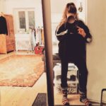 Pihla Viitala Instagram - A hole in the reflaction. #backstage #theatre