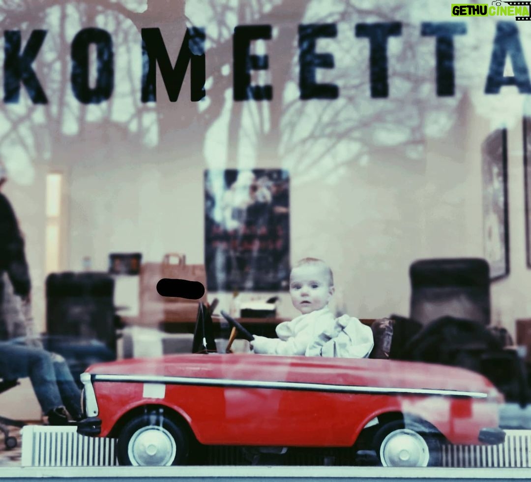 Pihla Viitala - 1.3K Likes - My sister's office🛻👶
@komeettafilmi