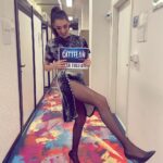 Pilar Fogliati Instagram - Questa sera a #staseracecattelan io e @alecattelan LETTERALMENTE PIENI🤘 Alle 23.15 su @instarai2 @desphemmes @andreasmercante ♥️