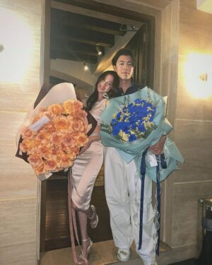 Pimchanok Luevisadpaibul Instagram - ที่นี่ที่ไหน ใช่ที่รักอ้ะป่าว 😜🧡💙

#happyvalentinesday