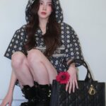 Pimchanok Luevisadpaibul Instagram - 💙💙 #DiorBookTote #DiorCruise