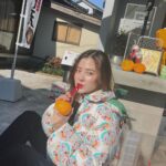 Pimchanok Luevisadpaibul Instagram - กินมันทุกอย่าง 😋🍊🍖🦀🥠🍱 #ทริปมีลำโพงมั๊ย