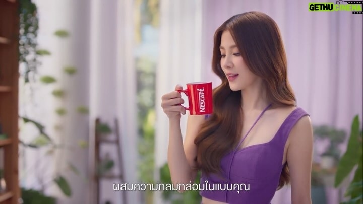 Pimchanok Luevisadpaibul Instagram - ในทุกๆ วัน ใบจะดื่มเนสกาแฟ เบลนด์ แอนด์ บรู แล้วออกไปสร้างความสนุกจากความแตกต่างที่ลงตัว เพราะใบเชื่อว่า มันสร้างแรงบันดาลใจหลายคนได้ #NESCAFEPerfectMix #เนสกาแฟมิกซ์ที่ใช่อย่างลงตัว