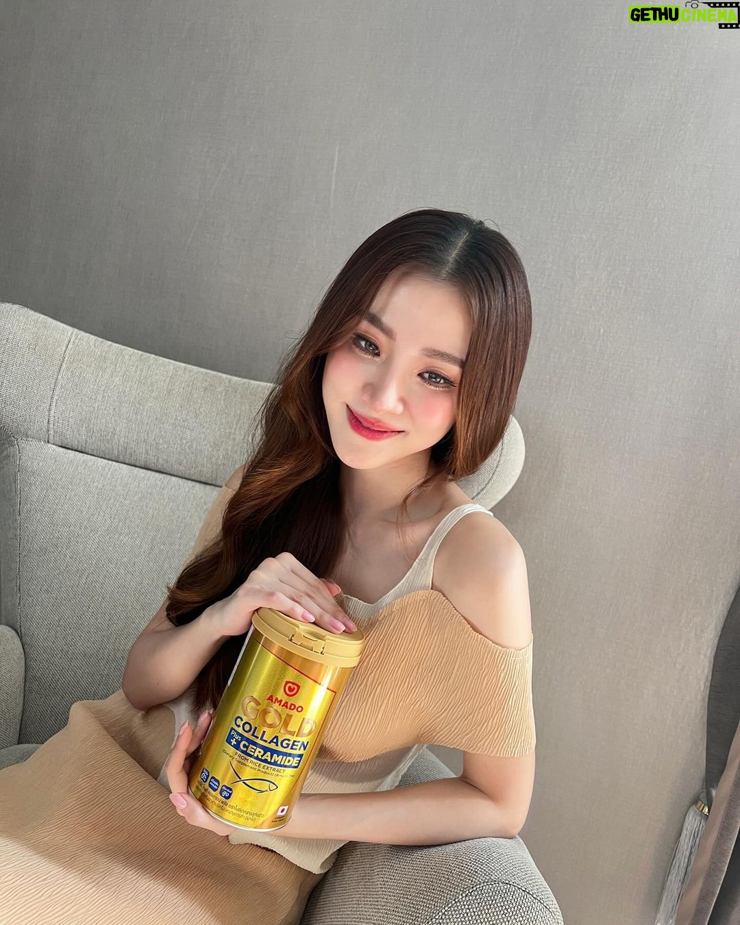 Pimchanok Luevisadpaibul Instagram - 💛 สุดๆ โกลด์คอลลาเจน @amadothailand ทานเองก็ดี๊ดีเป็นของขวัญให้คนที่คุณรักยิ่งดีใหญ่ บ้านใบทานกันทั้งครอบครัว #amadothailand #amadocollagen
