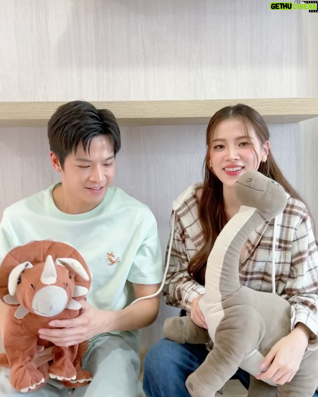 Pimchanok Luevisadpaibul Instagram - ง้องแง้งกับเงอะงะ ทอมกับเจอรี่ ขำกลิ้งลิงกับหมา 🤪🤪@marchutavuth