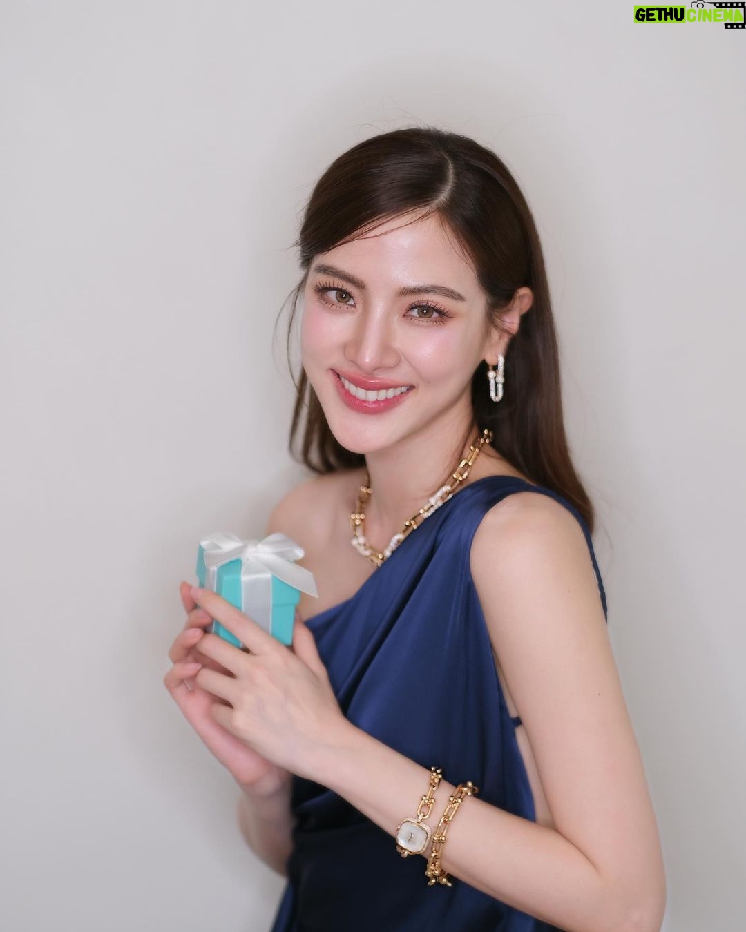 Pimchanok Luevisadpaibul Instagram - The most beautiful time of the year 🎁 #TiffanyAndCo #ATiffanyHoliday