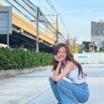 Pimchanok Luevisadpaibul Instagram - เมื่อเราได้เลิกงานก่อนแดดหมด 🥳🌤️