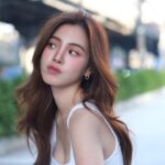 Pimchanok Luevisadpaibul Instagram - เมื่อเราได้เลิกงานก่อนแดดหมด 🥳🌤️