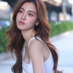 Pimchanok Luevisadpaibul Instagram - เมื่อเราได้เลิกงานก่อนแดดหมด 🥳🌤️