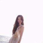 Pimchanok Luevisadpaibul Instagram - One day off 😝🌴🌊🤍
