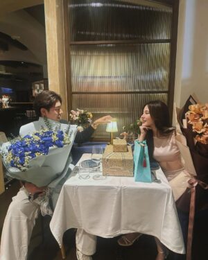Pimchanok Luevisadpaibul Instagram - ที่นี่ที่ไหน ใช่ที่รักอ้ะป่าว 😜🧡💙

#happyvalentinesday