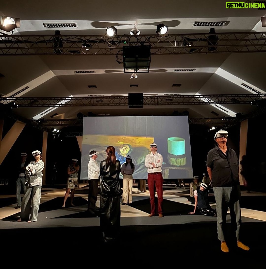 Pimdao Panichsamai Instagram - A Conversation with the Sun ð VR performance / Thailand Premiere as a part of collateral events of Thailand Biennale, Chiangrai By Apichatpong Weerasethakul in collaboration with Ryuichi Sakamoto. Thank you @chanelofficial for supporting Art & Culture. ðĪðĪð @babi_ja @chokechokechoke @chawalnich @opp.timist #aconversationwiththesun @chanelofficial @thailand_biennale āļŦāļāļāļĢāļ°āļāļļāļĄāļāļēāļāļēāļĢāļāļāļŠāļēāļĢ āļāļāļ.āđāļāļĩāļĒāļāļĢāļēāļĒ