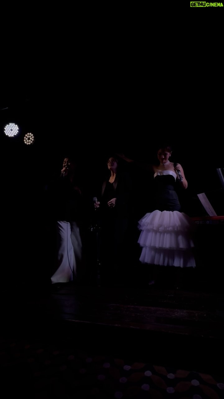 Pimdao Panichsamai Instagram - Some clips from The magical theater in concert last night! Thank you my family, my beloved audiences and thank you our team ðð·ð @chinnavej @data_daran @n.wongyai āļĄāļĩāļāļ§āļēāļĄāļŠāļļāļāđāļĨāļ°āļŠāļāļļāļāļĄāļēāļāđ āļāļĩāđāļāļāļĩāđāđāļāđāļāļąāļāļāļāļāđāļŠāļīāļĢāđāļāļĢāđāļ§āļĄāļāļąāļāđāļāļ·āđāļāļāļĢāļąāļāļāļąāđāļāļŠāļāļāļāļ āļŦāļ§āļąāļāļ§āđāļēāļāļļāļāļāļāļāļ°āļŠāļāļļāļāđāļāđāļāļāļąāļāļāļ°āļāļ° āļŦāļēāļāļĄāļĩāļāļīāļāļāļĨāļēāļāļāļĢāļ°āļāļēāļĢāđāļāļāļāļāļ āļąāļĒāļāđāļ§āļĒāļāđāļ° ððĪðĪð āļāļāļāļāļļāļāļāļĨāļīāļāļ§āļĩāļāļĩāđāļāļāļēāļāļāļģāļĨāļąāļāđāļ @winsbavat ðĨð