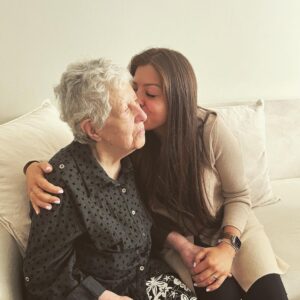 Pinar Toprak Instagram - If heaven exists, they have gained one of the most beautiful souls today, my grandmother. I never met my father’s parents so she is the only grandmother I had. My heart is aching right now but I find peace that I got to see her in Istanbul, at her apartment that I had much of my childhood memories in. Seni çok seviyorum anneannem. Mekanın cennet olsun. ❤️