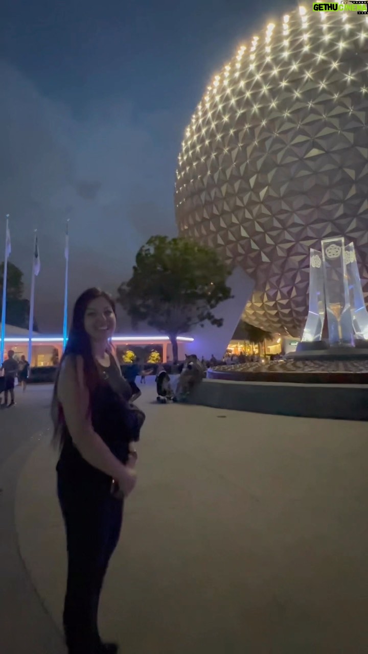 Pinar Toprak Instagram - I went to Epcot last month and heard my music play in person for the first time. I went there as a 17 year old right after leaving İstanbul. To stand there more than 2 decades later and listen to my music blasting through the park was absolutely surreal. 💖 EPCOT Walt Disney World