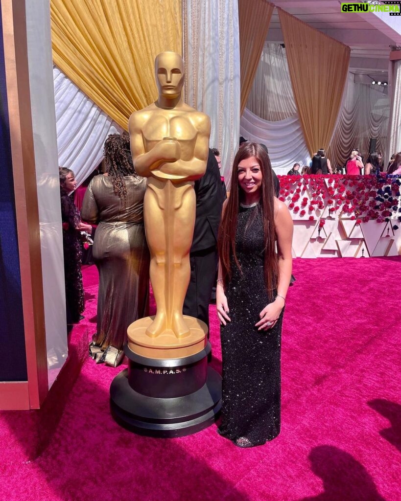 Pinar Toprak Instagram - Today's #ThrowbackThursday is brought to you by @theacademy! Still dreaming of this magical night back in March when I had the honor of conducting for @billieeilish at The Oscars 🖤