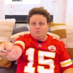 Pinar Toprak Instagram - Came across this choreography of my Thursday Night Football theme by @patrickrenna and it absolutely made my day! 😂 🏈 🕺
