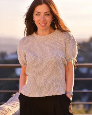 Pinar Toprak Instagram - I finally have new headshots! Those that know me know how much I hate being in front of any sort of camera with all my heart. It’s seriously anxiety inducing for me.  But the wonderful @sandrinegomezphotography took this composer out of her natural habitat and made me feel so comfortable and captured me wearing something other than sweatpants (almost, I think I wore them in a couple of pictures 😅) Thank you, Sandrine, you’re amazing! 💖

Which one of these you guys like the most?