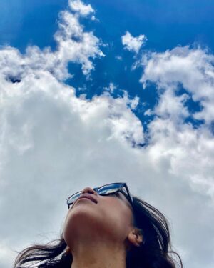 Pisay Pao Instagram - Same-Same 🕶 🤡
Sort of 😬🍎🥰 
#reflections #twinning #sortof