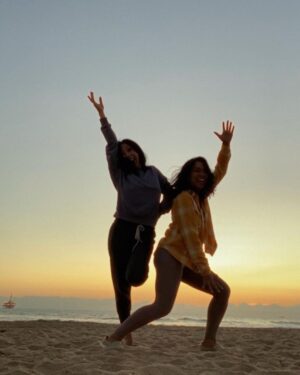 Pisay Pao Instagram - Let me be 💯 clear. If you fall flat on your face in the sand, I WILL laugh maniacally at you. But I will also use the bottom of my dirty shirt to help you wipe off said sand.  #thatswhatfriendsarefor 🥰😘😂