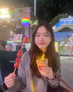 Pitchatorn Santinatornkul Instagram - my fav 🙈🙊 糖葫芦 🍓 ทำเท่าไหร่ก็ไม่อร่อยเท่าคนอื่นทำ🥹