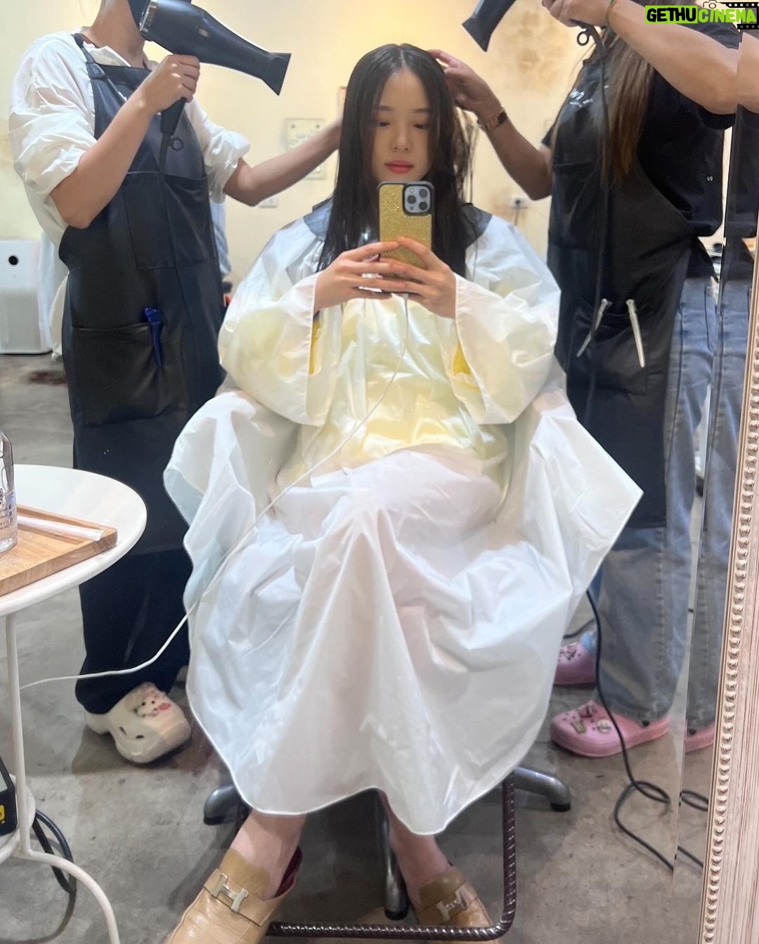 Pitchatorn Santinatornkul Instagram - random mirror selfie 🤍🥰🩷