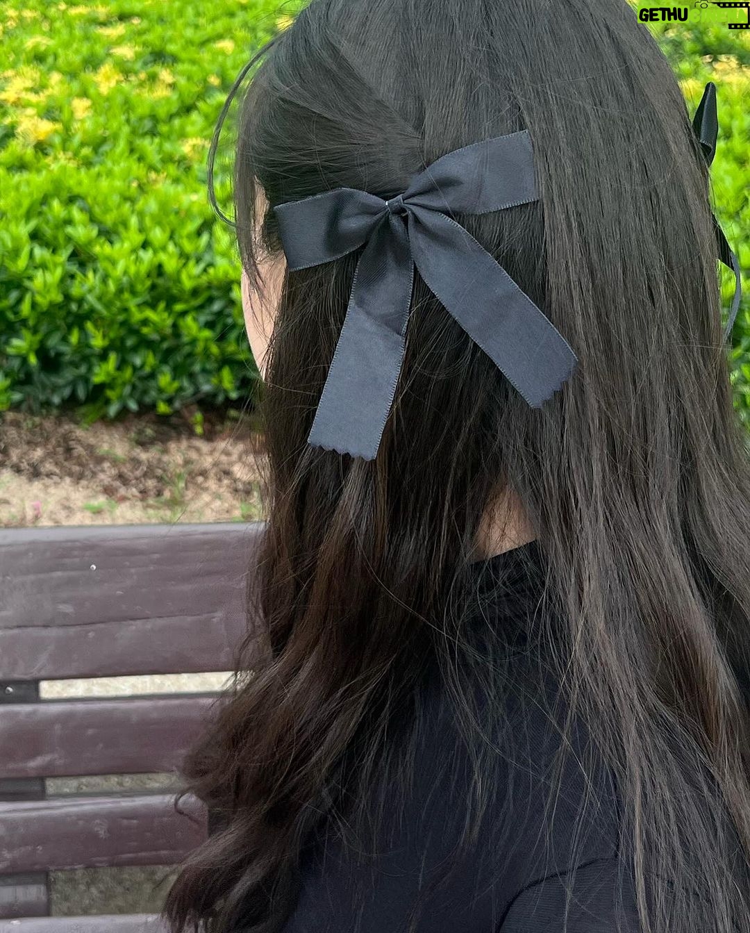 Pitchatorn Santinatornkul Instagram - 🖤🌼