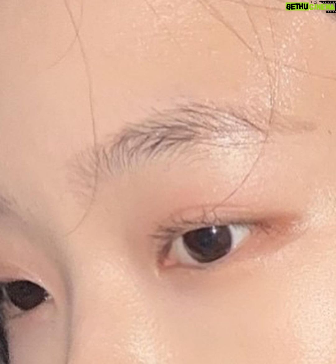 Pitchatorn Santinatornkul Instagram - จำได้ว่าเขียนคิ้วนะ 🥹
