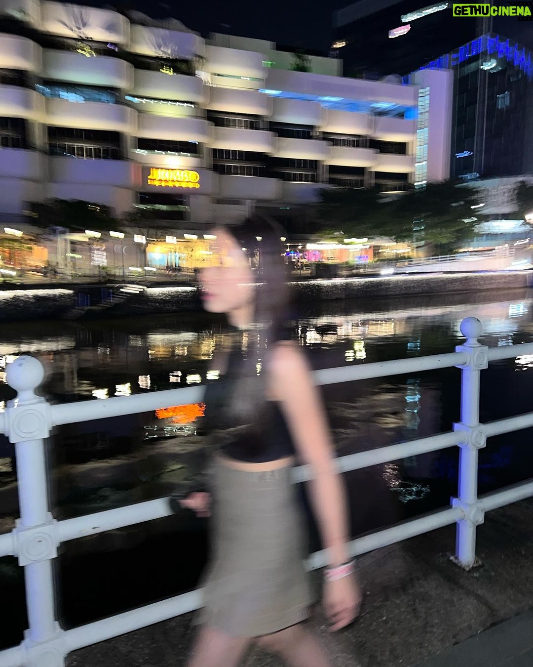 Pitchatorn Santinatornkul Instagram - wet hair look = didn’t wash my hair 🤪