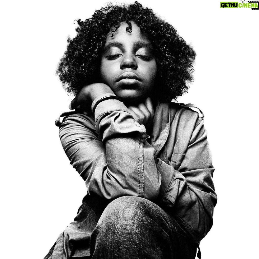 Platon Instagram - Dear friends, this is your 3-day countdown! I will never forget the day I photographed Naomi Wadler, the inspiring student activist. We had the most amazing conversation about leadership and responsibility. I asked her about the current social gridlock and paralysis we are all experiencing. She said something extraordinary, “Talk with people, don’t talk at them. Listen to them, don’t just hear them.” I then asked her advice, “Naomi, how can I, a white middle-aged man be of service to your cause?” She paused, looked into my eyes and said, “Stand with us, not in front of us.” This young, fearless leader gave me the best instructions for navigating a future path. Join us this Friday, December 18th at 5:30pm EST to honor and celebrate Naomi Wadler. Please see link in my bio to RSVP. Naomi Wadler, I salute you.