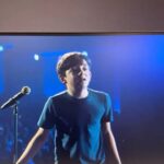 PoLin Tung Instagram - #鱷魚歌王 在Netflix 上線嘍！ 擔任鱷魚萊歐的中文配音配唱員 覺得新鮮好玩更是覺得榮幸 有好多國家語言的配音 剛剛去裡面聽了一些 每個語言詮釋的萊歐真的好不同 來看看萊歐怎麼台上三分鐘洗澡練唱功 🐊