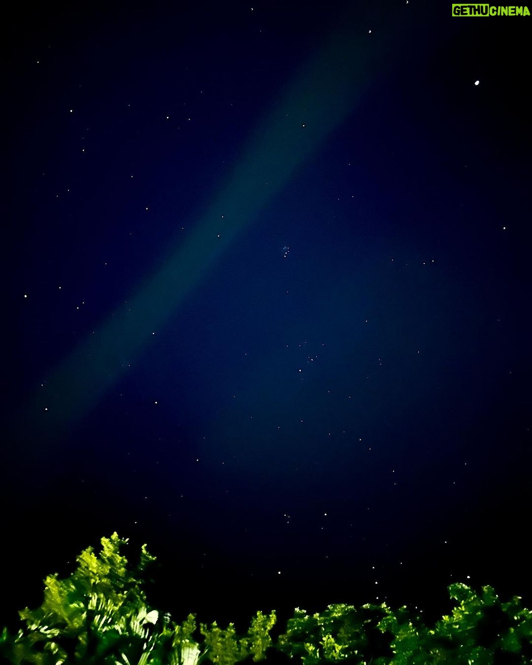 PoLin Tung - 3.9K Likes - 昨晚的星空真美
#shootingstars #流星雨