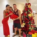 Pocah Instagram - Close de costas pra esconder o buchão da ceia 😂 FELIZ NATAL A TODOS ❤️🎄