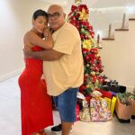 Pocah Instagram - Close de costas pra esconder o buchão da ceia 😂 FELIZ NATAL A TODOS ❤️🎄