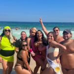Pocah Instagram - Correspondente do Concurso Garota Bronze diretamente da praia do Leme #bandidona Leme, Rio de Janeiro