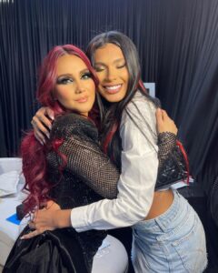 Pocah Instagram - No pares nunca de soñar 💭 Ainda sem acreditar!!! Realizei o sonho de ir no show da minha banda favorita. E que prazer te conhecer @dulcemaria ❤️✨ obs: ela é MUITO CHEIROSA!!!! A minha criança interior tá gritando! @arielquirino