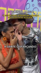 Pocah Instagram - A língua até segura(mais ou menos) mas a cara… impossível 😂 MARCA A AMIGA @pocah