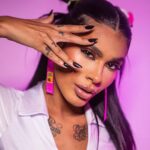 Pocah Instagram - Hi Barbies!!! Já podem aquecer: o Dance Video de #barulhinho sai amanhã! 💗🍭🍬 ph: @adeevanphoto