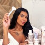 Pocah Instagram - Eu testei a linha íntima de Venus e olha... a Pohquinha ADOROU! Chega de tabu para falar de cuidado íntimo, seja qual for sua escolha de depilação, é sempre importante cuidar da ppk! 1 em cada 4 mulheres está com a saúde ginecológica desassistida, então bora falar sobre cuidado íntimo simmm! Não quero ninguém por aí com vergonha de falar disso viu?! 👀 @gillettevenusbr #VenusIntima #publi