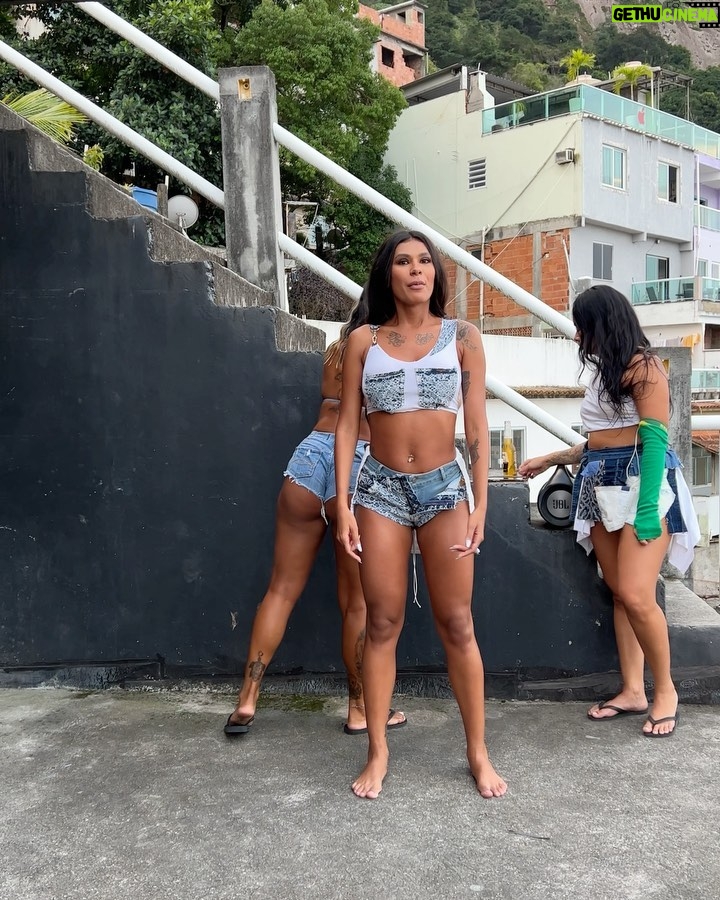 Pocah Instagram - Meu EP de funk chega em setembro e conta com a faixa A Braba É Ela que eu escrevi em 2017 sempre quis lançar essa, chegou a hora ✨❤️ Quem lembra dessa? Vidigal