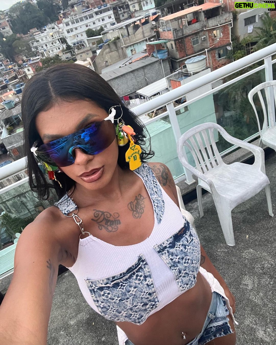 Pocah Instagram - Meu EP de funk chega em setembro e conta com a faixa A Braba É Ela que eu escrevi em 2017 sempre quis lançar essa, chegou a hora ✨❤️ Quem lembra dessa? Vidigal