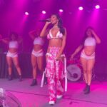 Pocah Instagram - Tão ouvindo aí? BARULHINHO bateu 2 MILHÕES no @spotifybrasil e subindooo!!! 💖 dc: @badgalets #barulhinho 💗🍭🍬